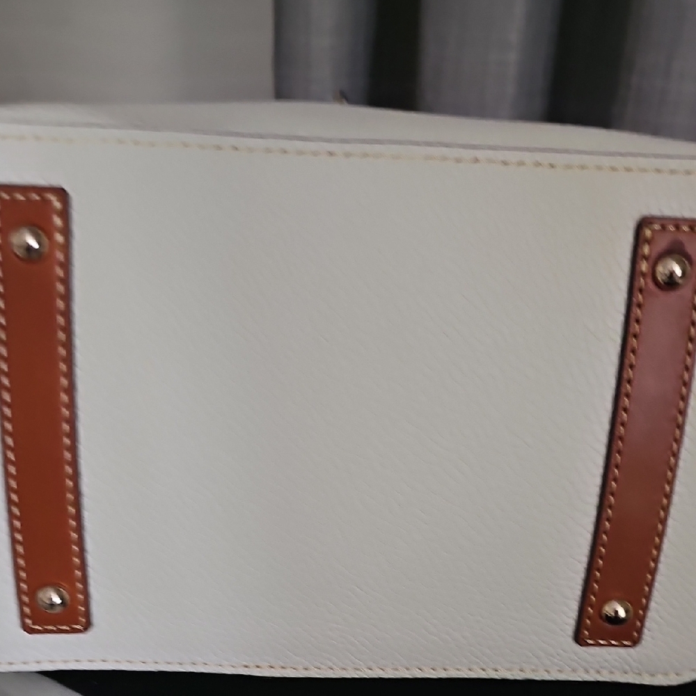 Dooney & Bourke White and Brown Shoulder Bag - Picture 5 of 7